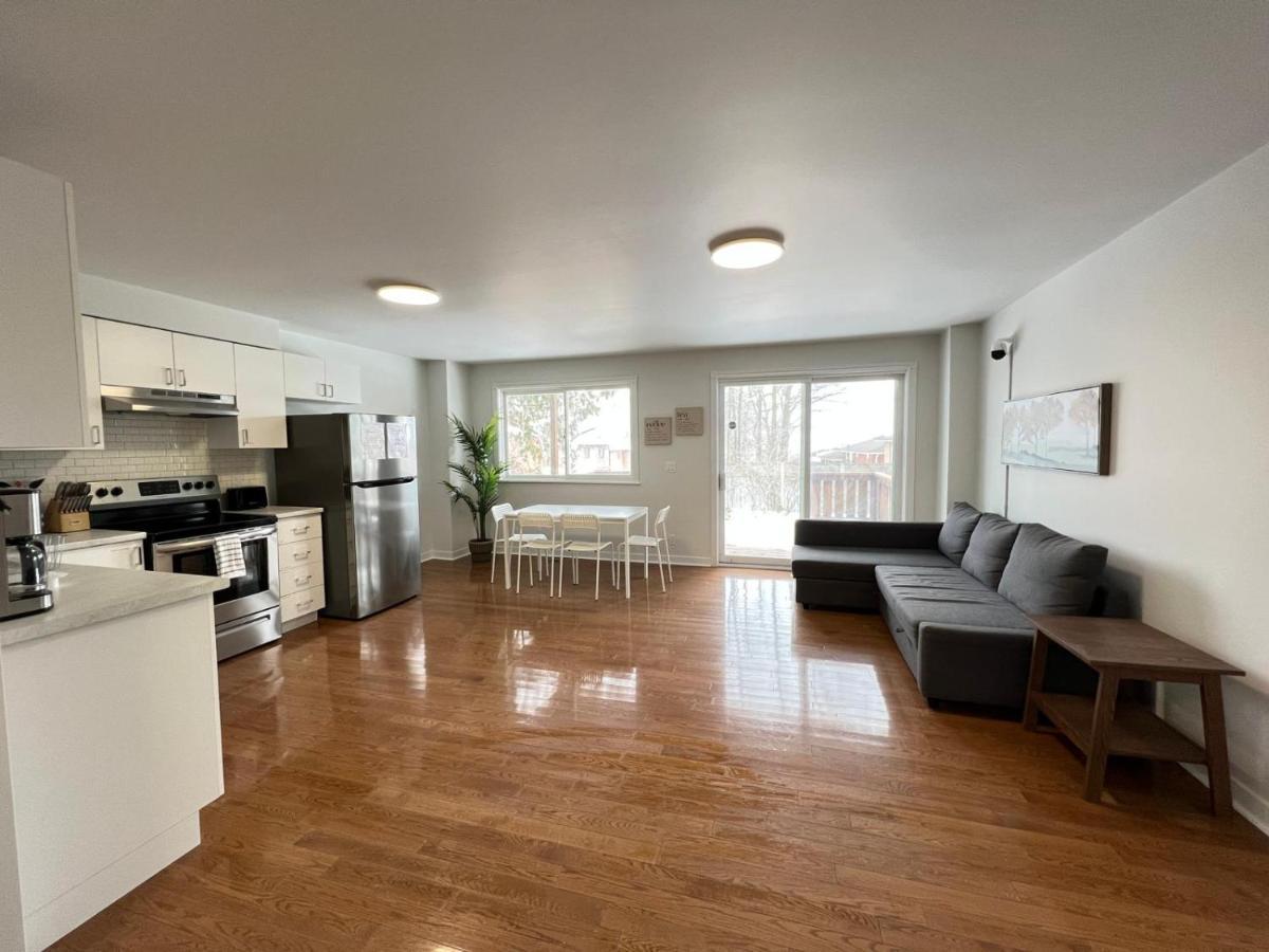 Letitia Heights !B Spacious And Quiet Private Bedroom With Shared Bathroom バリー エクステリア 写真